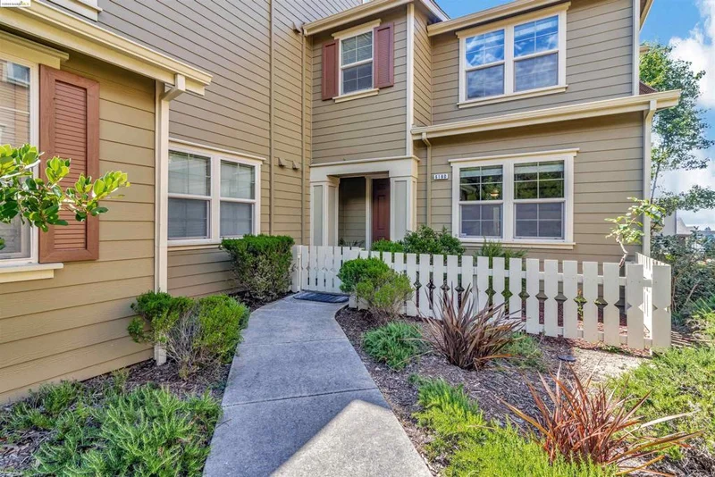 6180 Old Quarry Loop, Oakland, CA 94605-3382