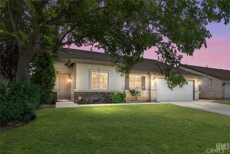 11803 Dakota Hills Avenue, Bakersfield, CA 93312