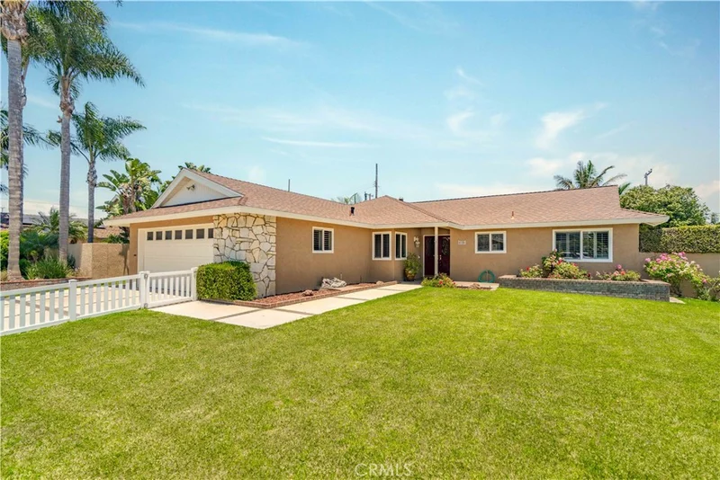 18842 Los Leones Street, Fountain Valley, CA 92708
