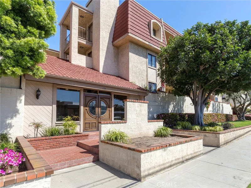123 E Oak Avenue 202, El Segundo, CA 90245