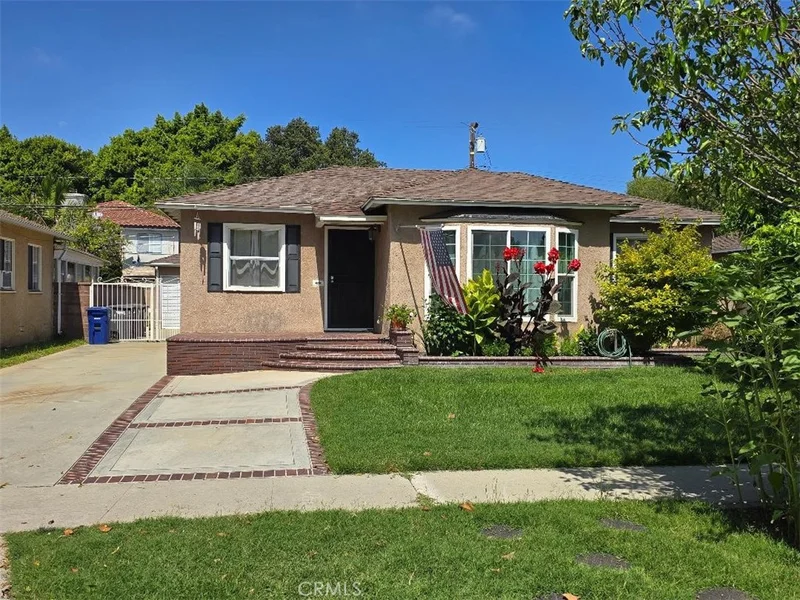 5435 N Adenmoor Avenue, Lakewood, CA 90713