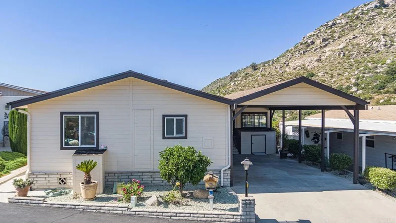 8975 Lawrence Welk Dr 142, Escondido, CA 92026