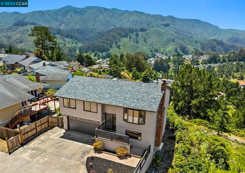 27 Big Sur Way, Pacifica, CA 94044