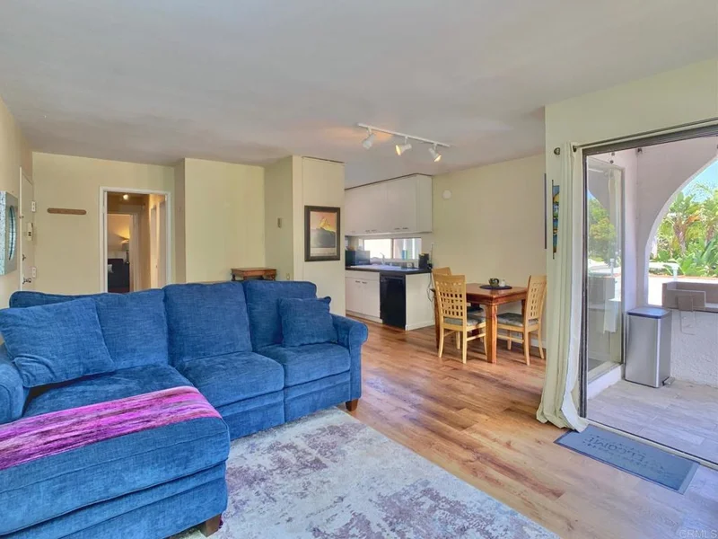 1130 Pacific Beach Drive 2B, San Diego, CA 92109