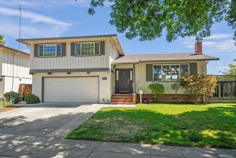 1033 W Knickerbocker Drive, Sunnyvale, CA 94087
