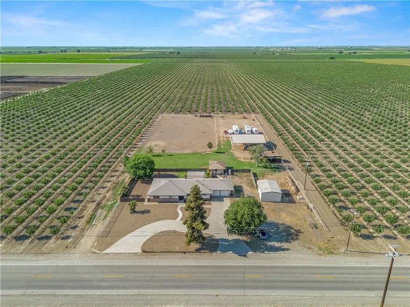 2250 W Mount Whitney Avenue, Riverdale, CA 93656