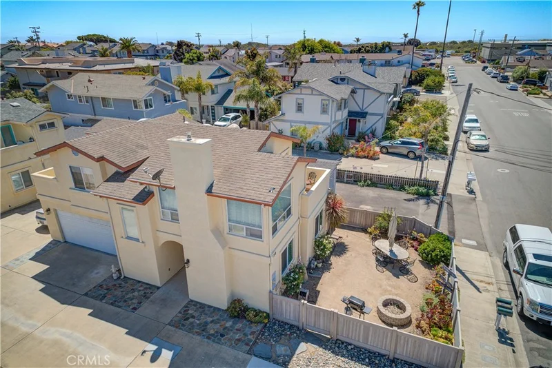 558 Manhattan Avenue, Grover Beach, CA 93433