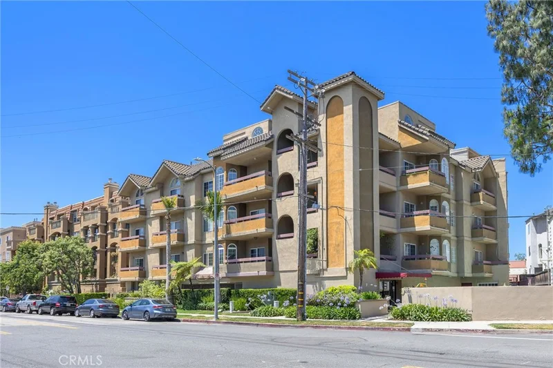 4301 Fulton Avenue 102, Sherman Oaks, CA 91423