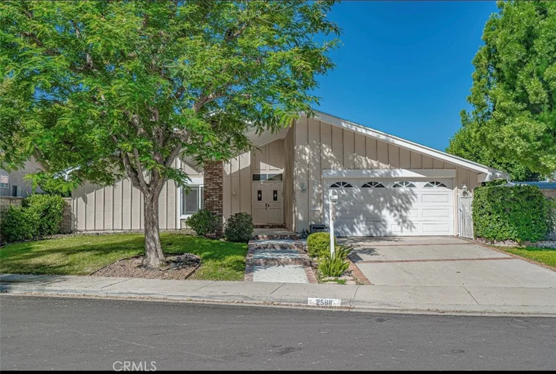 25611 Bellerive Drive, Valencia, CA 91355