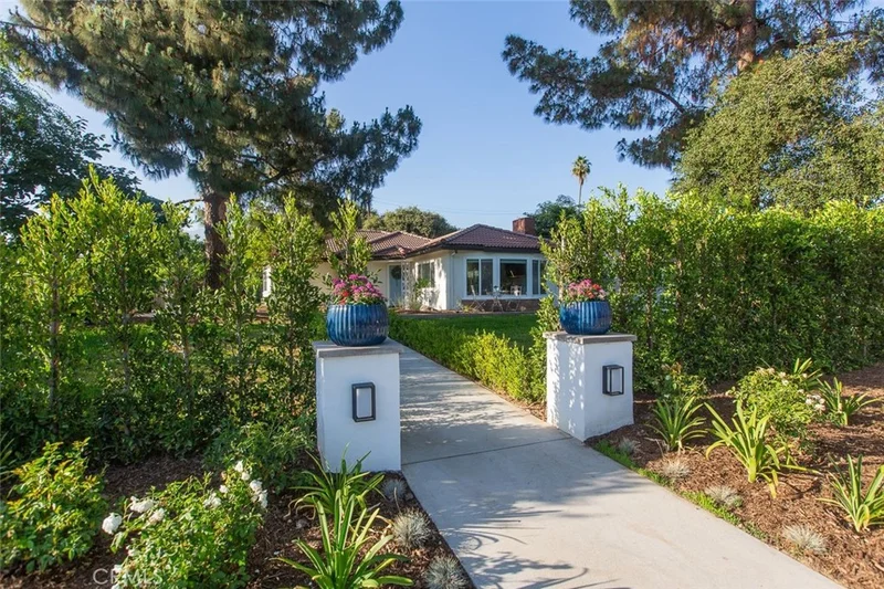 2715 Madrillo Court, Pasadena, CA 91107