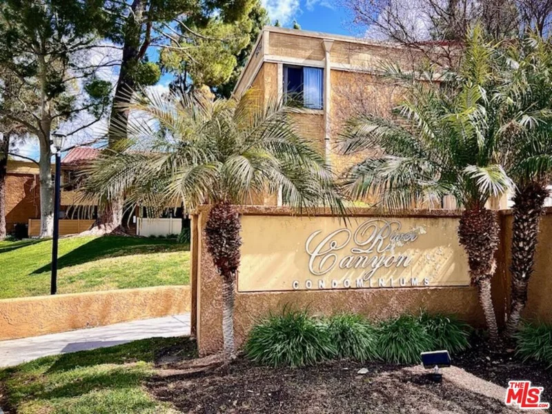 18752 Mandan Street 1009, Canyon Country, CA 91351