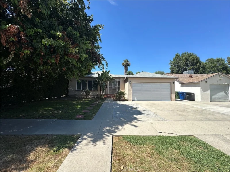 18819 Wyandotte Street, Reseda, CA 91335