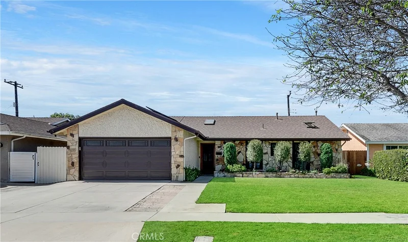 9082 Mediterranean Drive, Huntington Beach, CA 92646