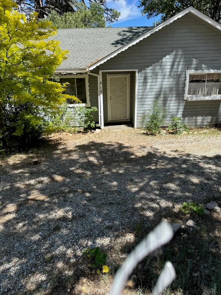 515 Holmes Lane, Sugarloaf, CA 92386