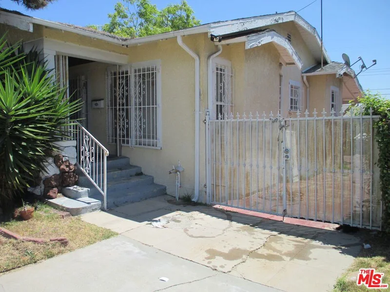 5442 8th Avenue, Los Angeles, CA 90043