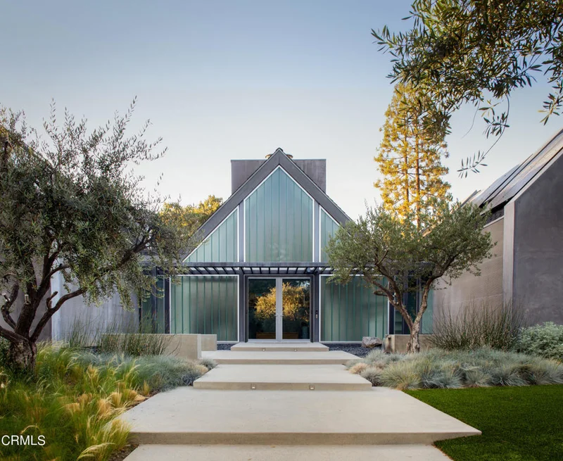561 Woodland Road, Pasadena, CA 91106