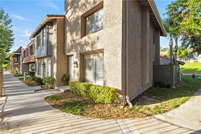 26917 Avenida Terraza, Saugus, CA 91350