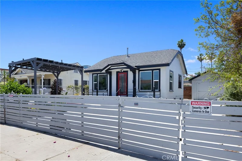 4562 W 17th Street, Los Angeles, CA 90019