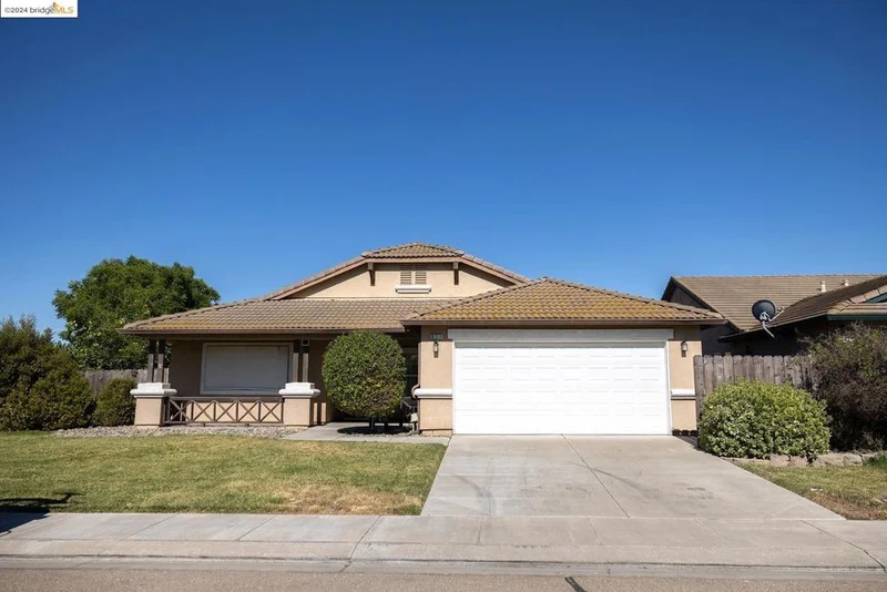 911 Norman Dr, Manteca, CA 95336