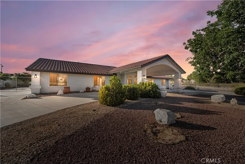 18680 Siskiyou Road, Apple Valley, CA 92307