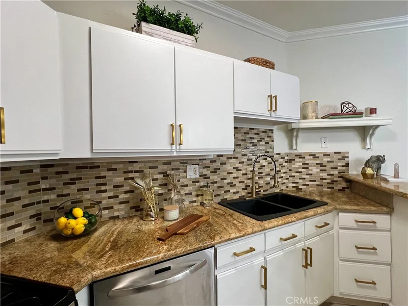 11822 Goshen Avenue 101, Los Angeles, CA 90049