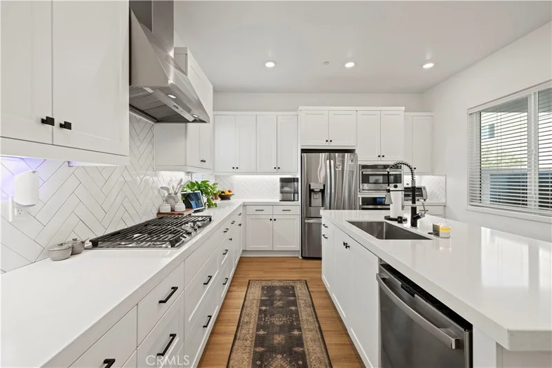 27090 Amber Sky Way, Valencia, CA 91381