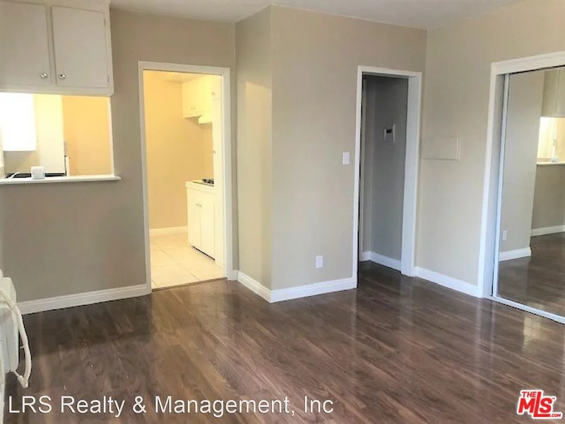 18321 MALDEN Street 4 photo 2
