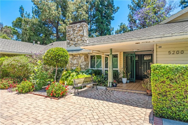 5200 Louise Avenue, Encino, CA 91316
