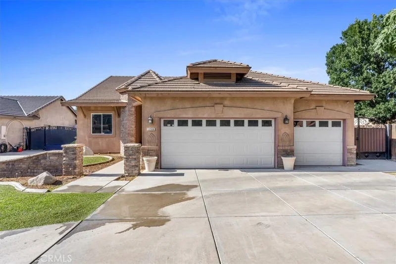 2700 Shaded Canyon Place, Bakersfield, CA 93313