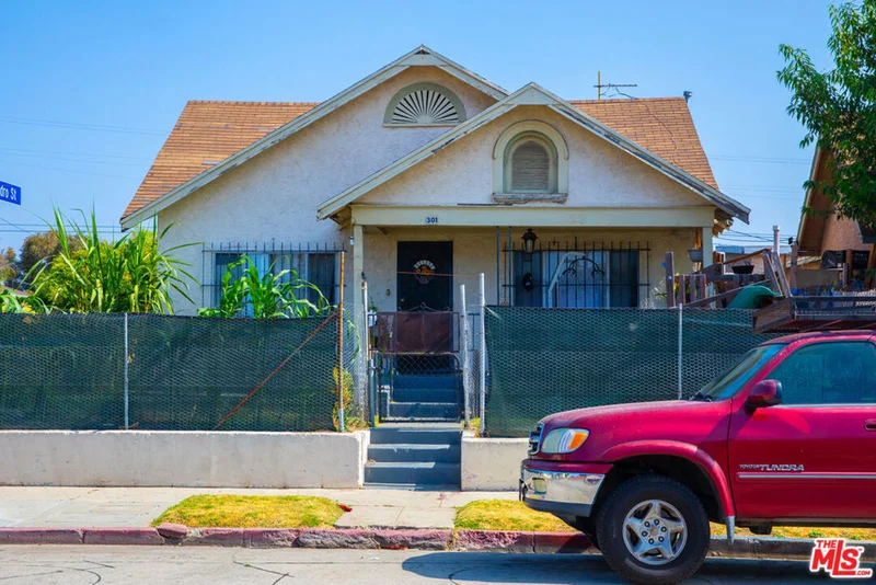 301 E 112th Street, Los Angeles, CA 90061