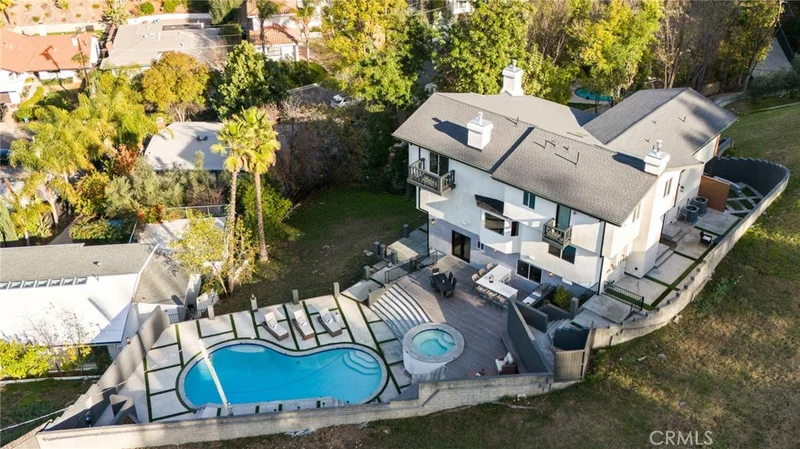 22955 Cass Avenue, Woodland Hills, CA 91364