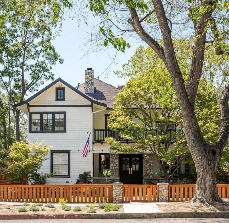 1009 N College Avenue, Claremont, CA 91711