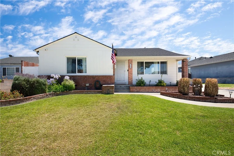 2740 Harvey Way, Lakewood, CA 90712