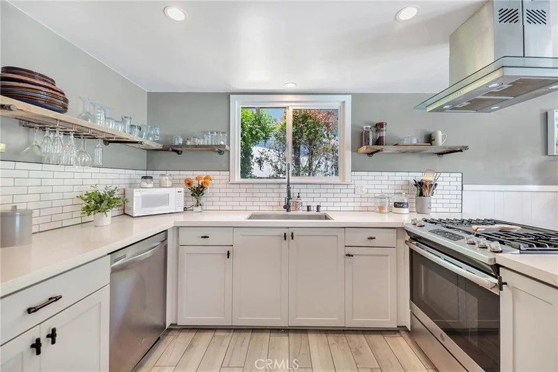 18642 Community Street, Northridge, CA 91324
