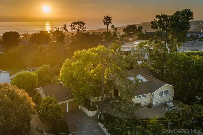 545 Ford Avenue, Solana Beach, CA 92075