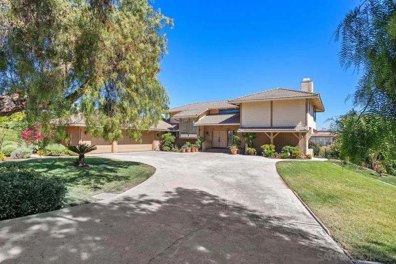 1044 Landavo Rancho Rd, Escondido, CA 92027