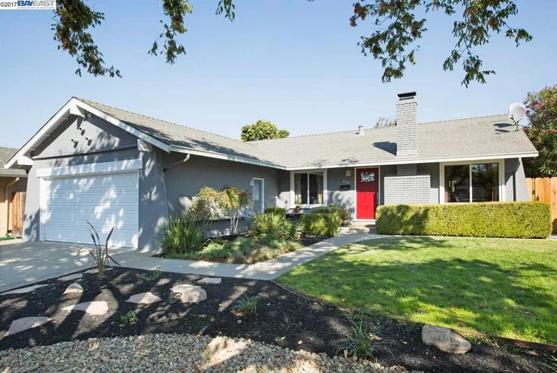848 Mohawk Dr, Livermore, CA 94551-1813