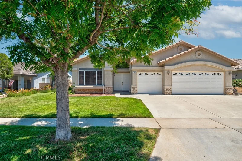 1041 Salem Drive, Corona, CA 92881