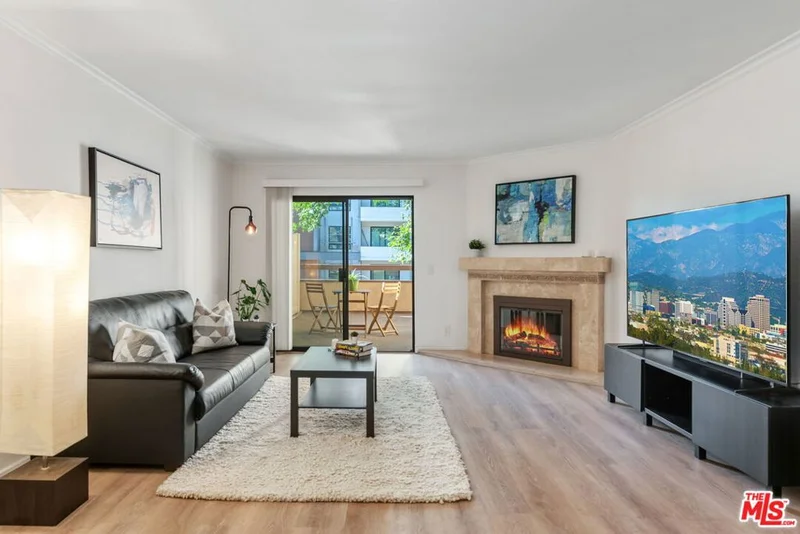 424 Oak Street 127, Glendale, CA 91204