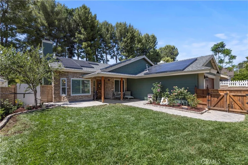 22449 Paragon Dr., Saugus, CA 91350