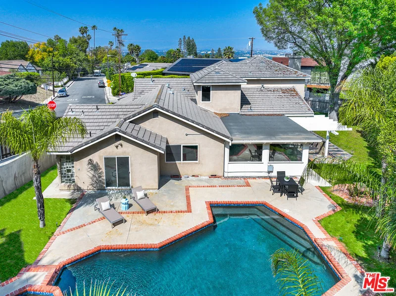 4543 Estrondo Drive, Encino, CA 91436