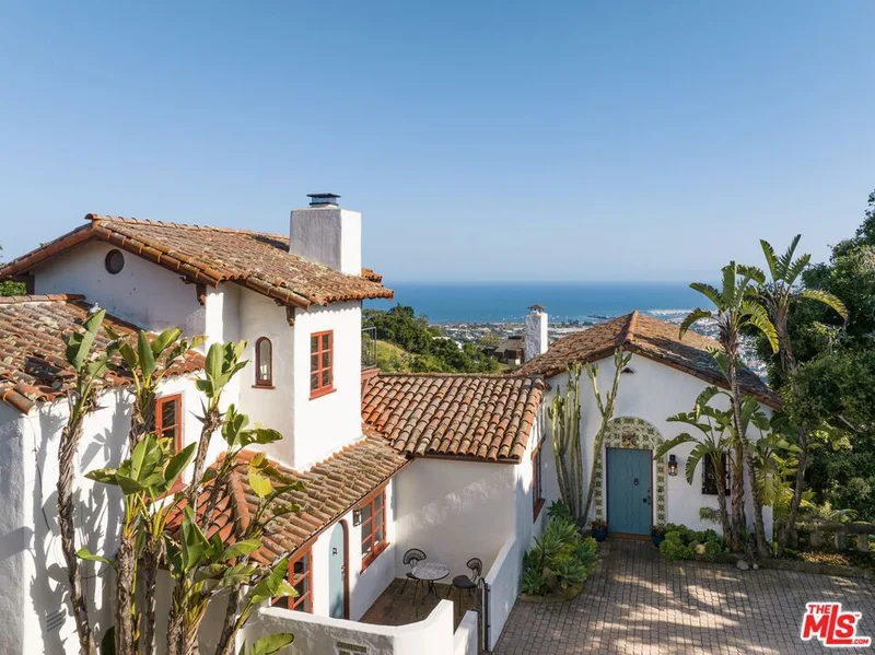1121 Las Alturas Road, Santa Barbara, CA 93103