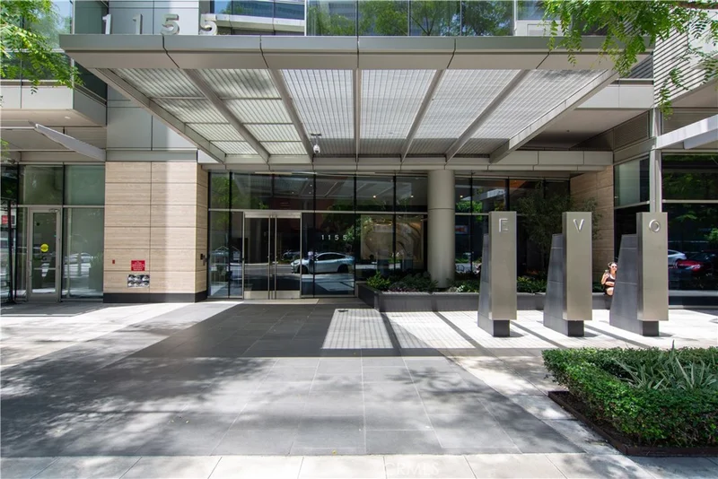 1155 S Grand Avenue 1211, Los Angeles, CA 90015