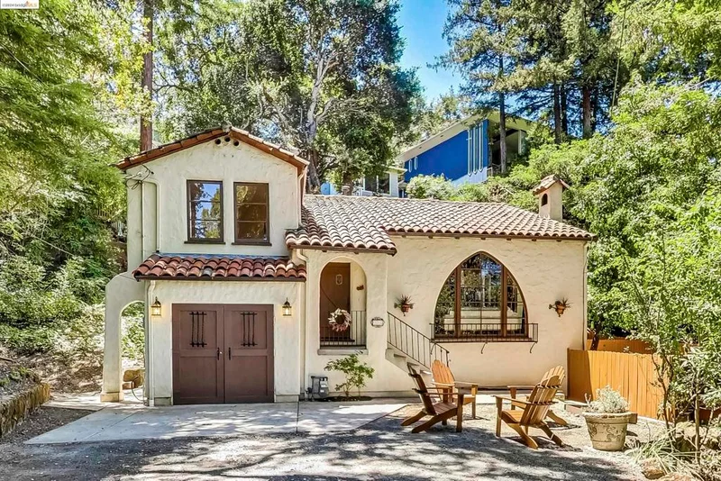 23 Wildwood Rd, Orinda, CA 94563