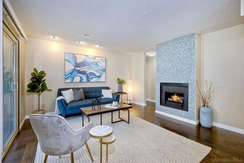10333 Azuaga St 233, San Diego, CA 92129