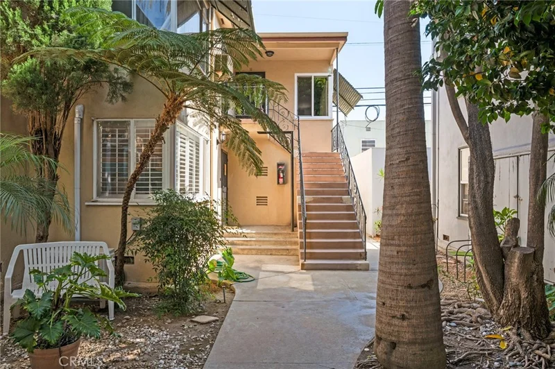 1044 E 2nd Street 9, Long Beach, CA 90802