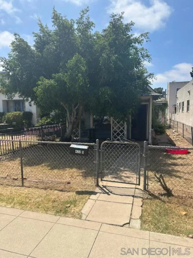 422 D Ave, Coronado, CA 92118
