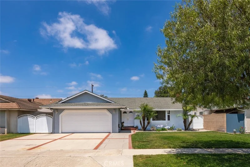 11571 New Zealand, Cypress, CA 90630