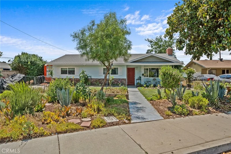 1035 Dixie Drive, Hemet, CA 92543