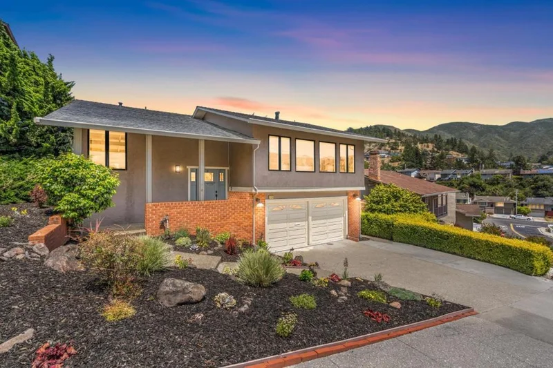 1024 Everglades Drive, Pacifica, CA 94044